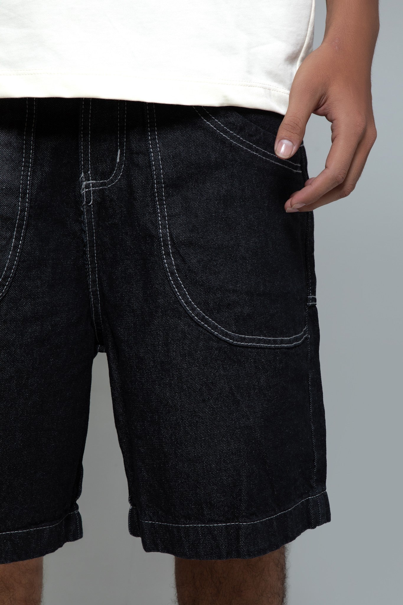 BERMUDA BLACK